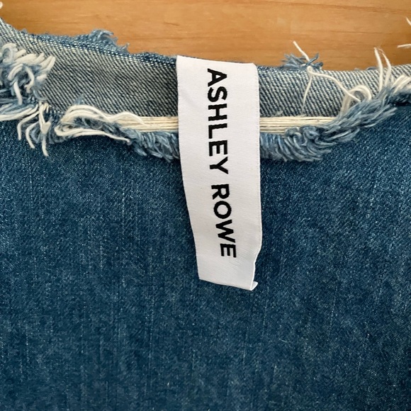 Ashley Rowe, mid-tone denim top, O/S - Picture 2 of 4